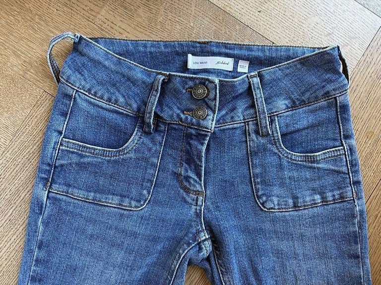 Jeans: y2K Lowrise boot-cut Jeans Subdued – Usato da Zürich venduto da ric_r96d 2
