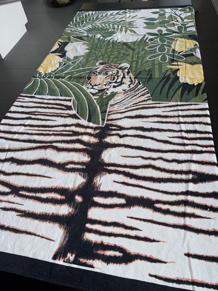 Teli da bagno: Badetuch mit Tigerprint, Neuwertig – Nuovo (secondo la descrizione) da Zürich venduto da Jen10