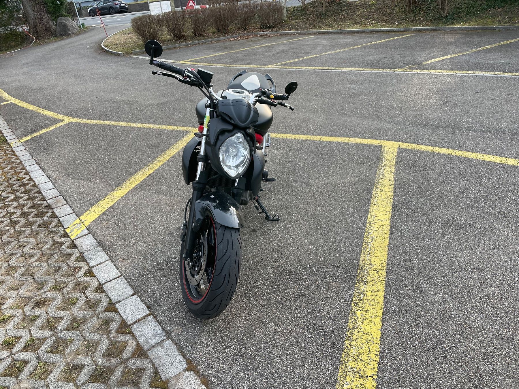 Suzuki Strada: Suzuki SFV 650 Gladius ABS – Usato da Zürich venduto da juanjoch 1