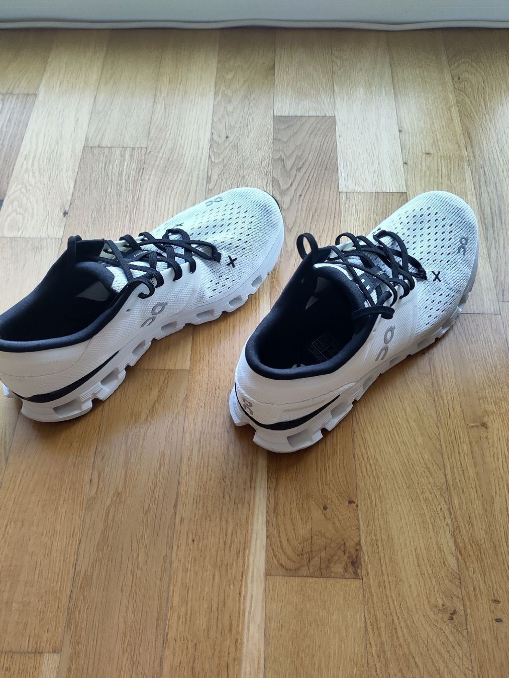 On Scarpe da uomo: ON Cloud X taille 43 comme neuf – Nuovo (secondo la descrizione) da Fribourg venduto da Mistercactus 2