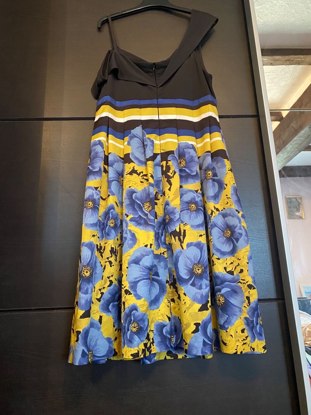 Sandro Vestiti: Schöne Sandro Ferrone Blumen Kleid – Usato da Savosa venduto da ankara111 1