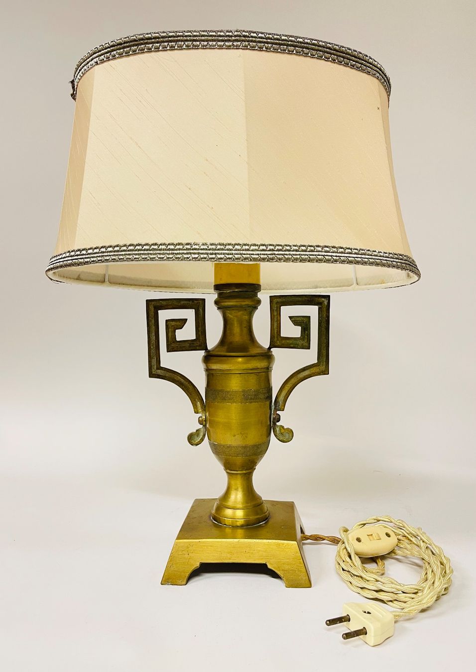 Lampade: Vintage Tischlampe aus Messing – Usato da Olten venduto da ELHANDEL 1