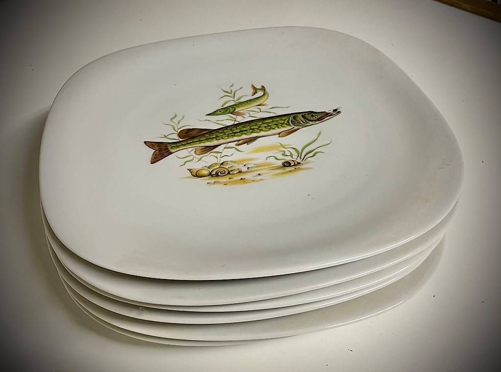 Assiettes: Teller - teils mit nostalgischem oder dekorativem Wert – D'occasion à Chur par Tenorio 1