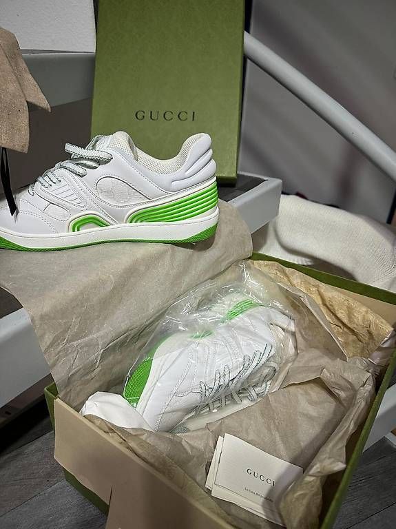 Gucci Herrenschuhe: Gucci Schuhe weiss/grün – Gebraucht aus Lupfig von Pluribus 2