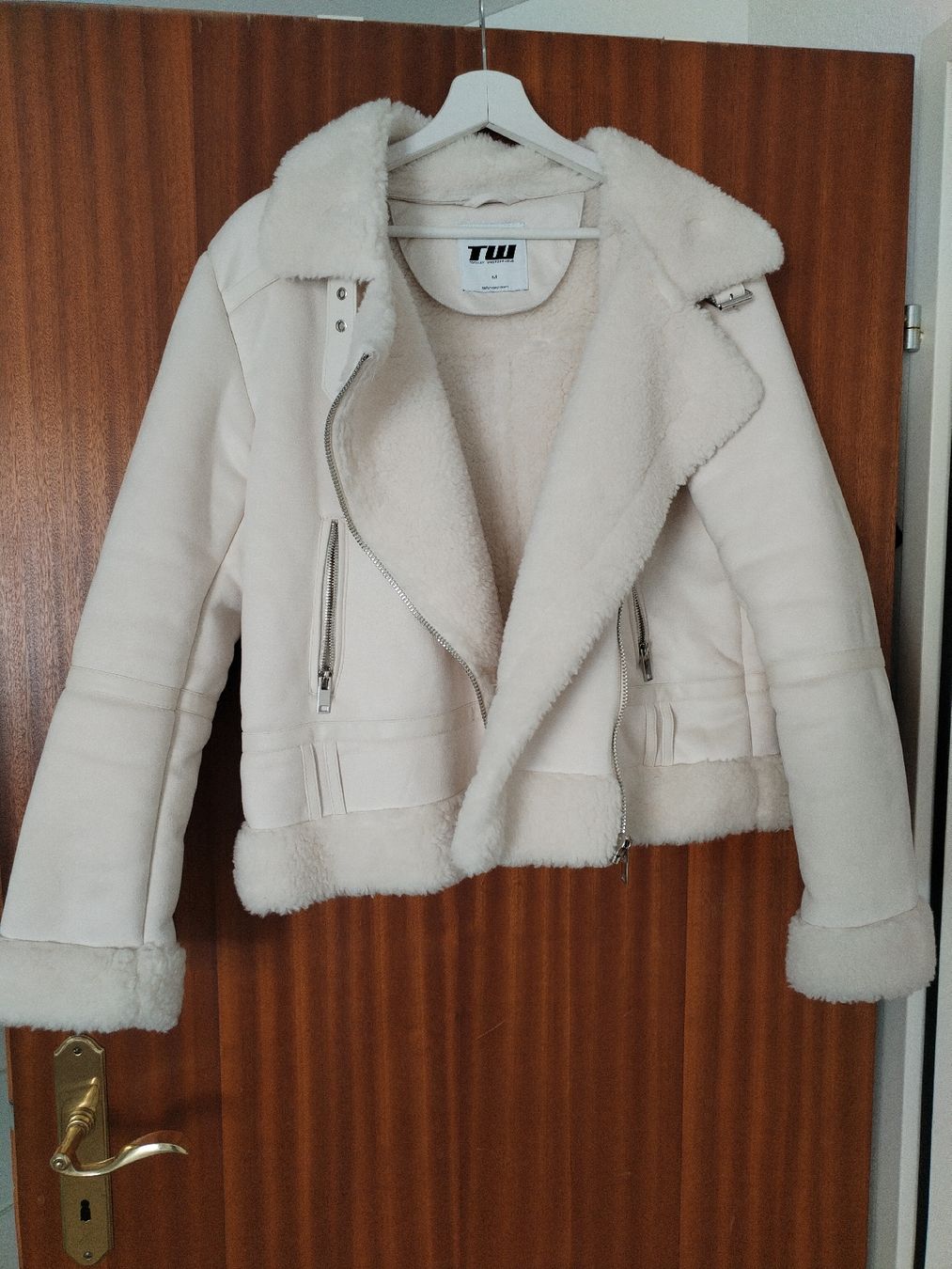 Vestes: Winter Jacke gr M – Neuf (Voir description) à Sursee par Cynthia7889 1