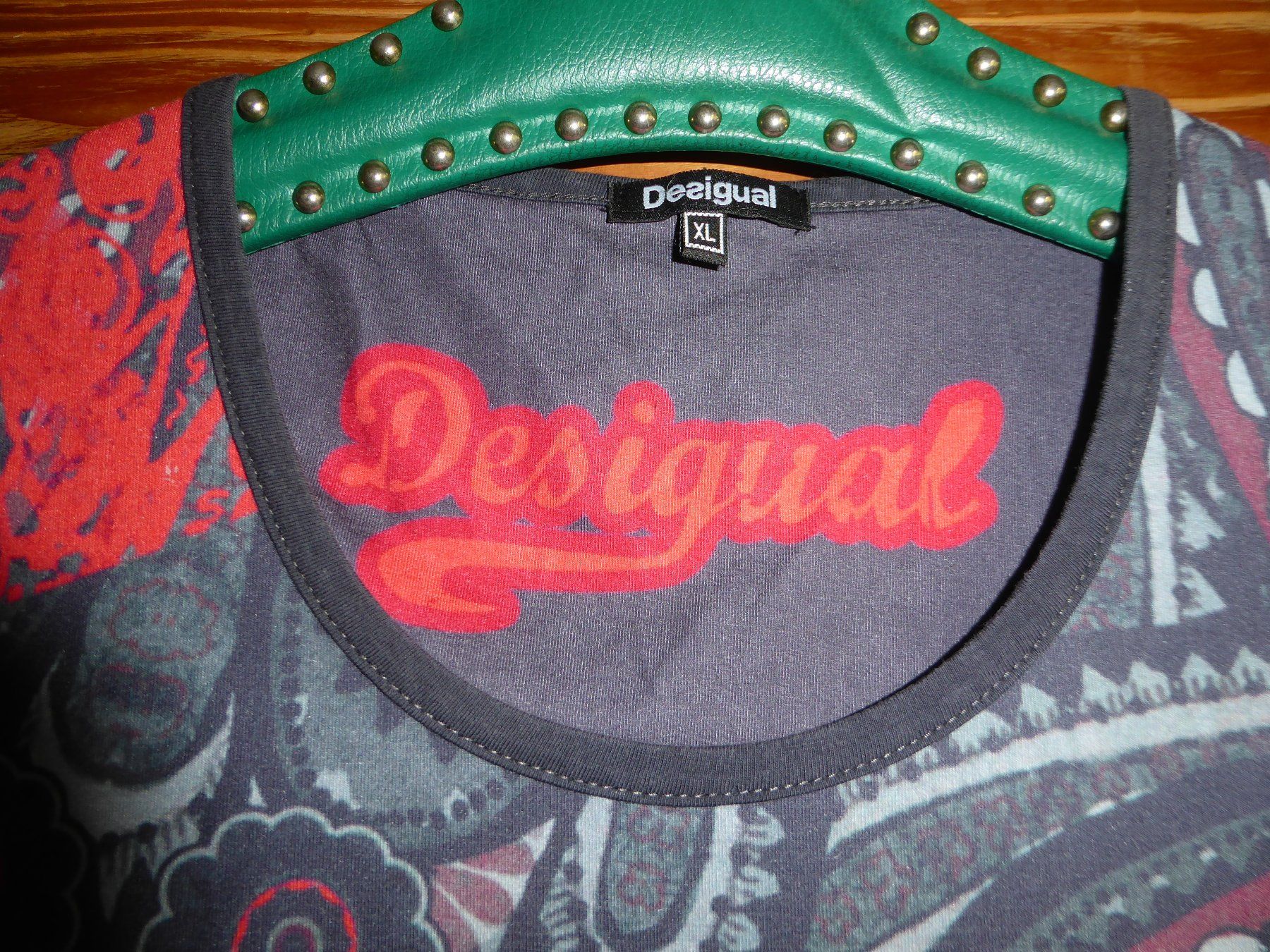 Desigual T-Shirts: Schönes Long  Tshirt Gr XL Desigual – Gebraucht aus Sargans von Benziner 3