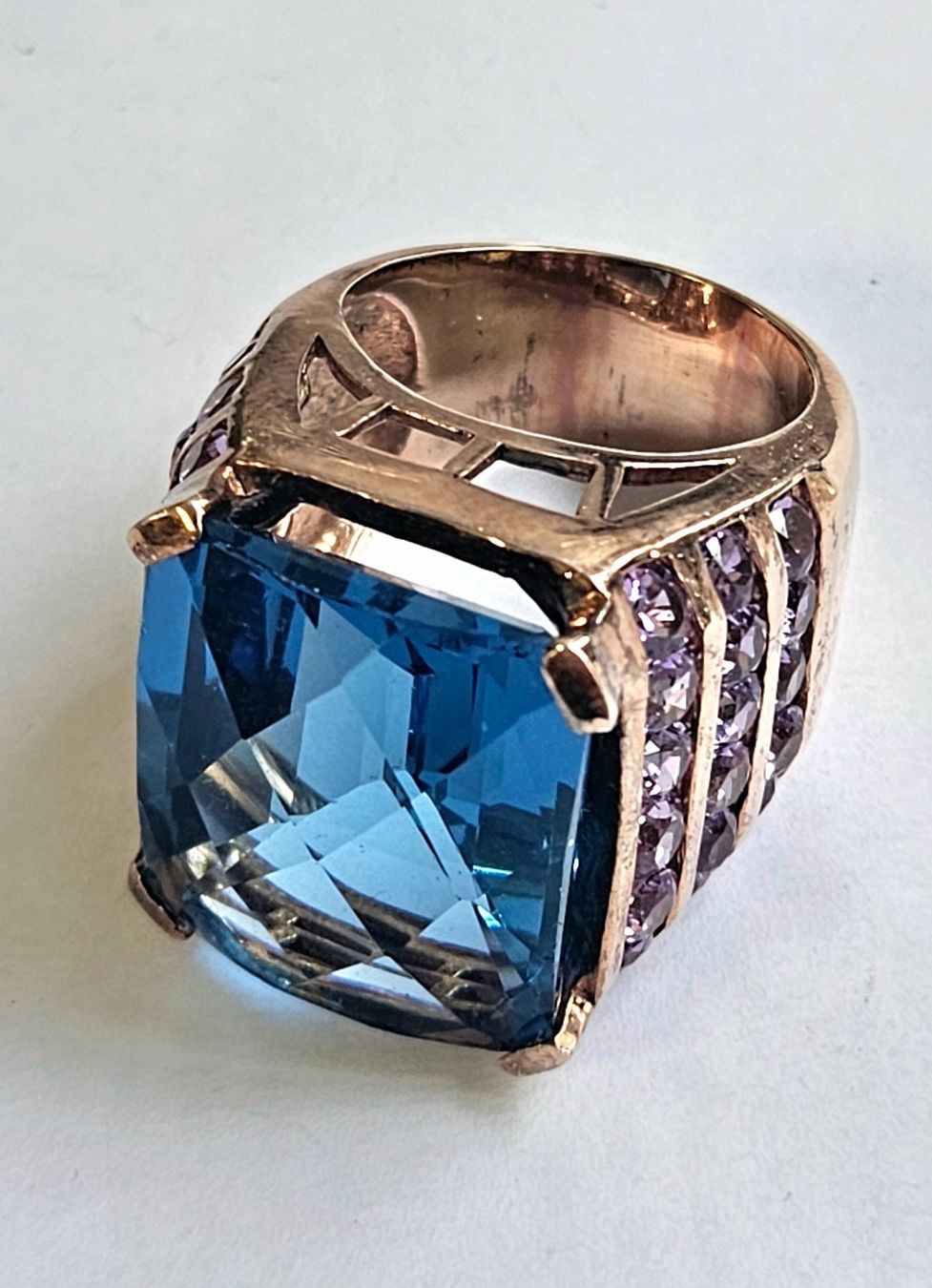 Anelli: Massive Ring mit blauaem Topas und Amethisten Grösse 58 – Nuovo (secondo la descrizione) da Zürich venduto da Bieter04 2
