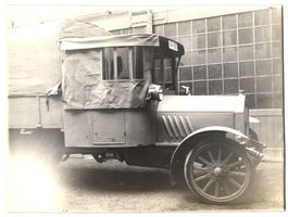 Fotografie Lastwagen Horch, LKW mit Wein