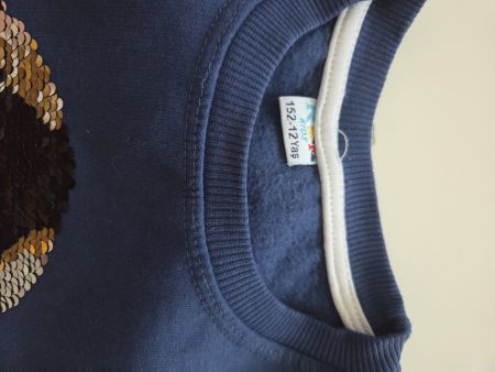 Pullover blau Pailletten Fussball Grösse 152 gebraucht