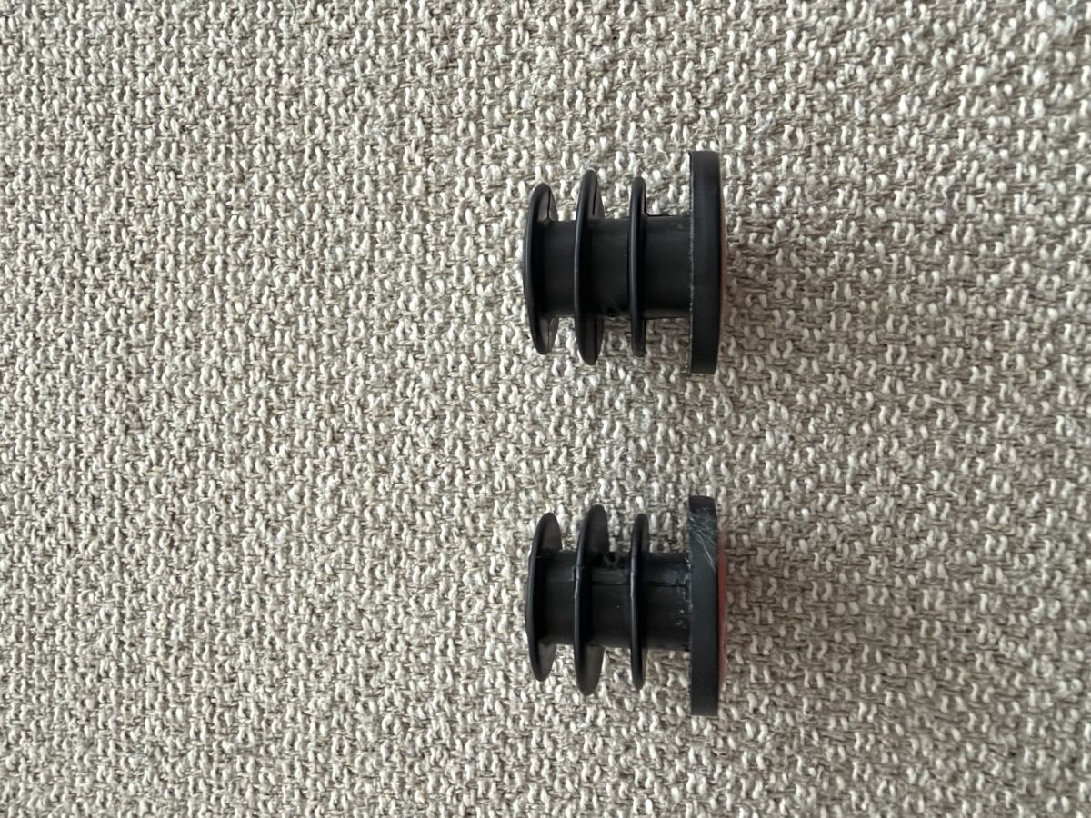 Sram Ersatzteile: SRAM Handlebar End Plugs Black Red  – Gebraucht aus Zürich von von_sj9s 1
