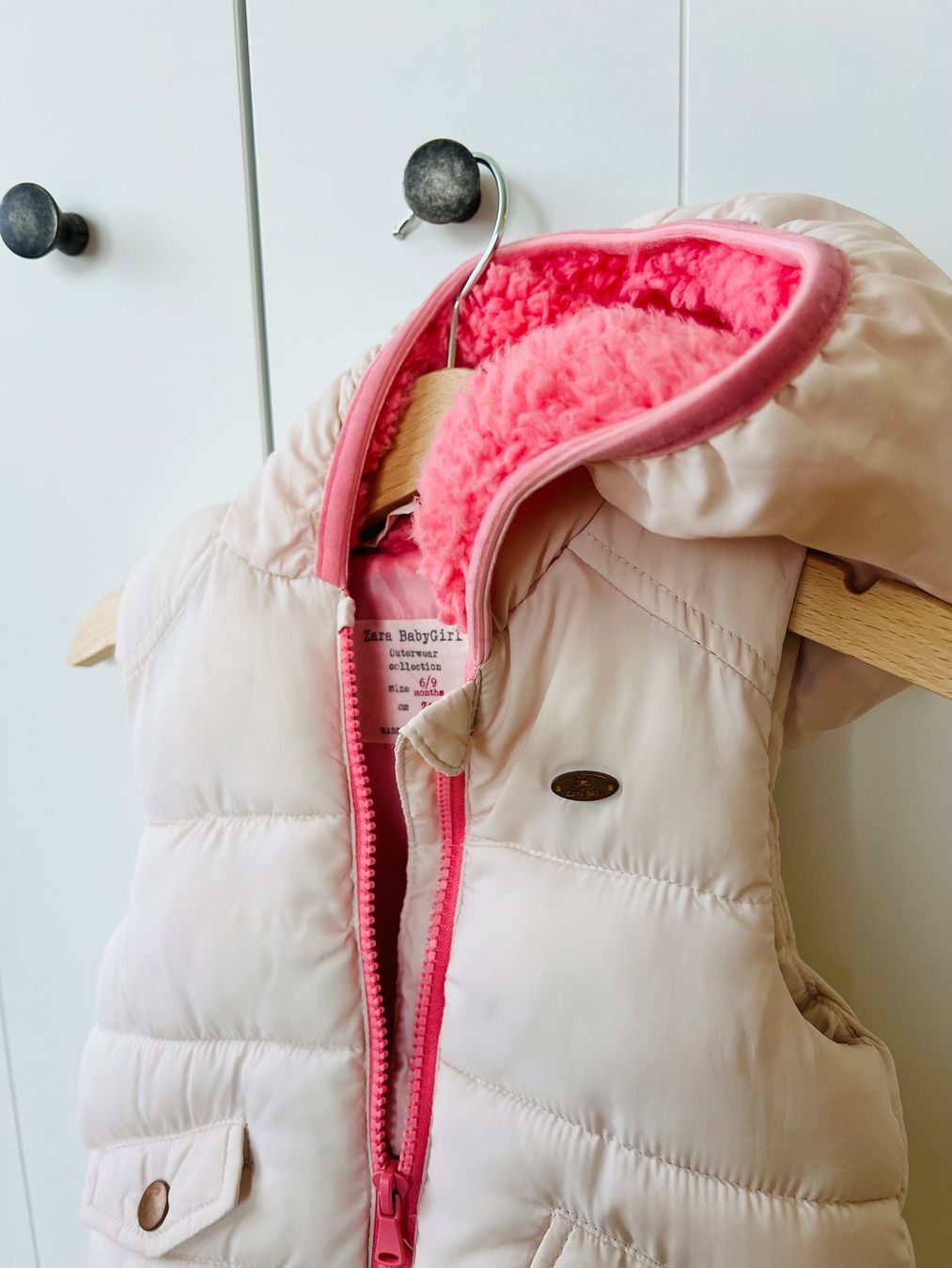 Zara Altro abbigliamento: Daunenweste Kinder Zara 74 creme - rosa – Usato da Burgdorf venduto da rulan 1