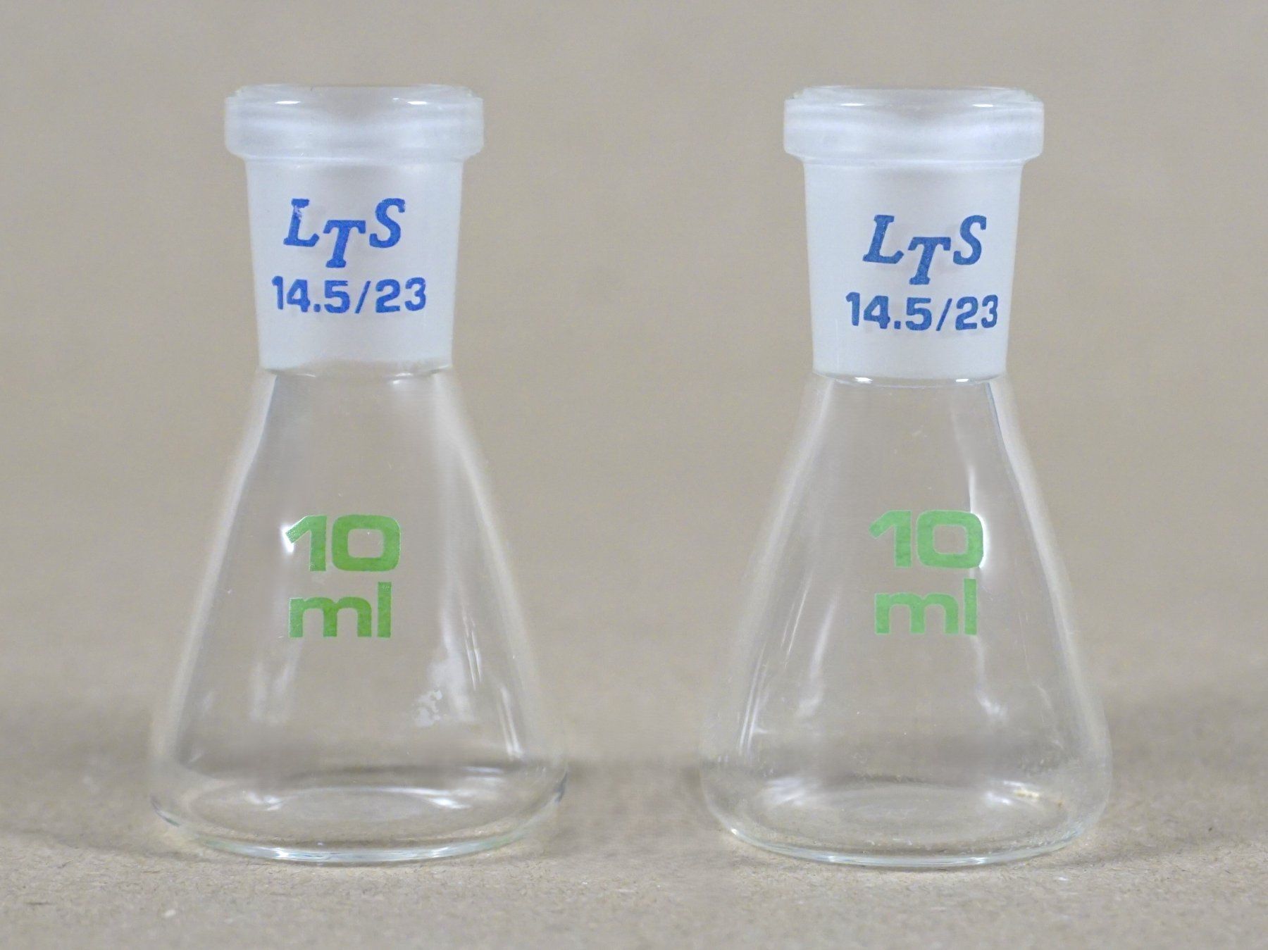 Accessori da laboratorio: Erlenmeyerkolben 10 ml mit Schliff 2er Set – Usato da Pratteln venduto da Restwert_Pratteln