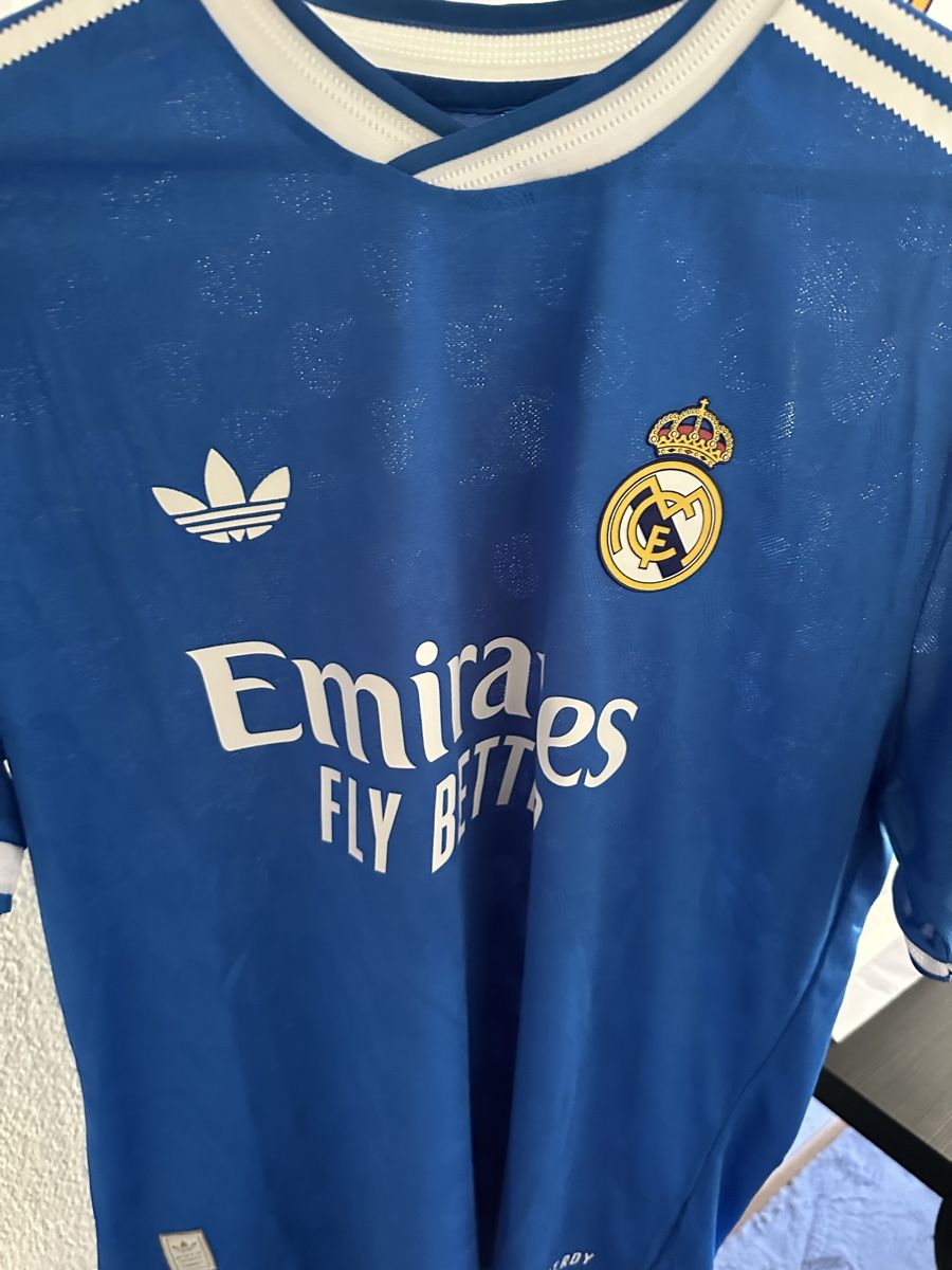 Real Madrid Canottiere & Pantaloni: Real Madrid Away Trikot Spielerversion Grösse L – Usato da Kehrsatz venduto da shabirrezai27 1