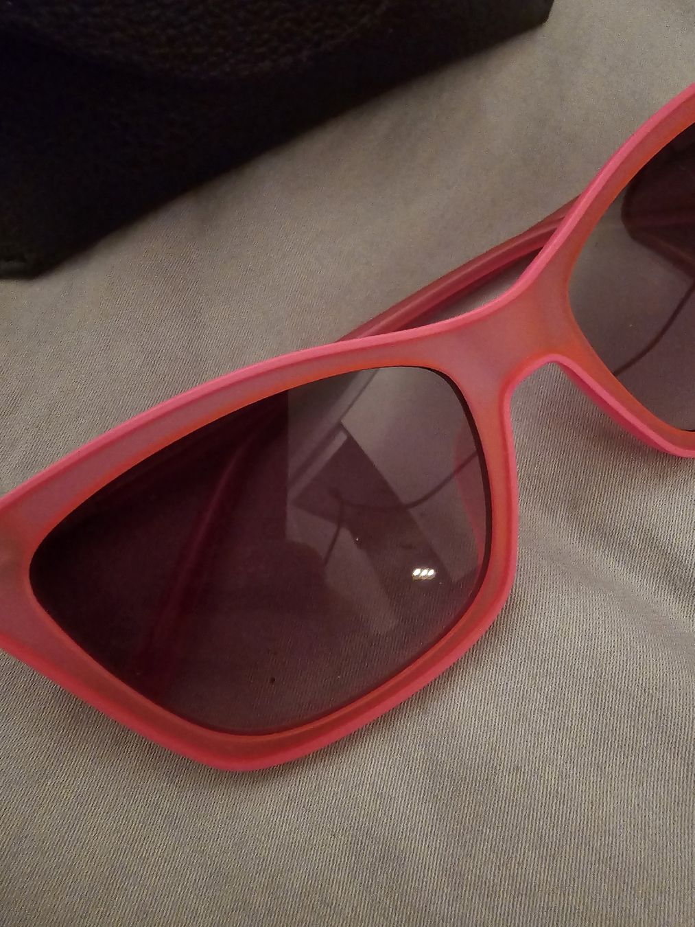 Guess Occhiali & Lenti: Pinke Guess Sonnenbrille – Usato da Zürich venduto da ale_bg2x 2