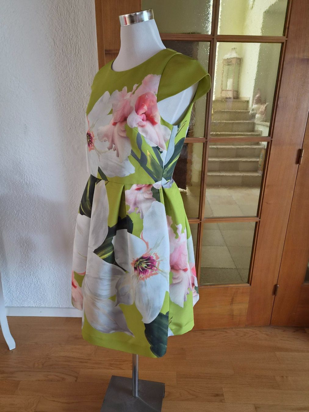Ted Baker Vestiti: Ted Baker Sommerkleid, Gr 36, neuwertig – Nuovo (secondo la descrizione) da Unterentfelden venduto da hofa01 1