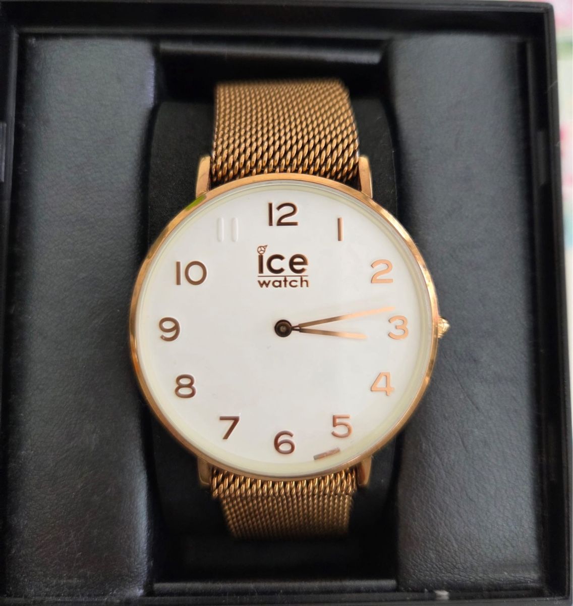 Ice watch Uhren: Ice Watch Damenuhr Roségold – Gebraucht aus Turtmann von bregpa