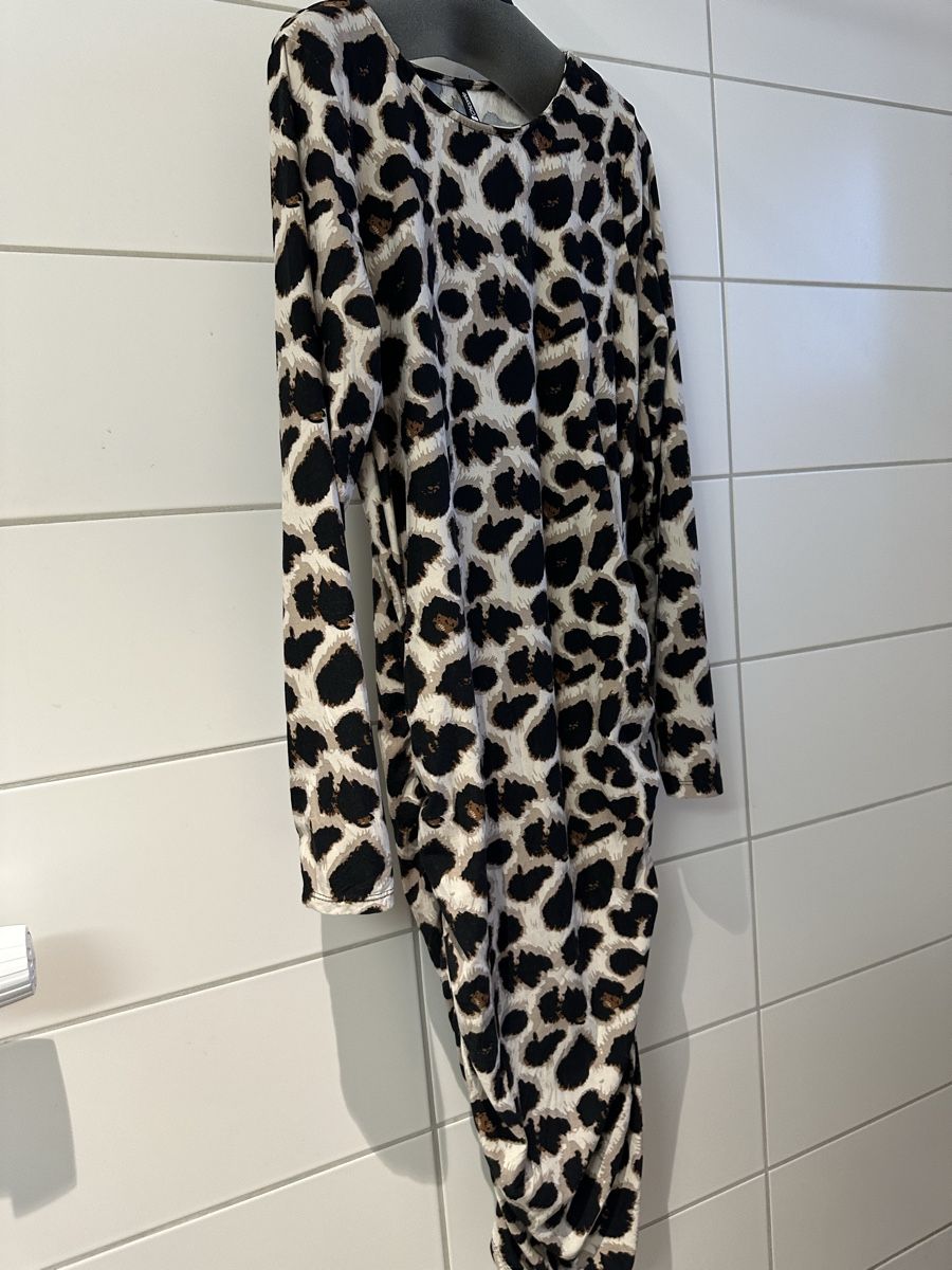 Vestiti: Damen Wunderschöne Kleid Gr/S – Nuovo e nell'imballaggio originale da Basel venduto da Ivana_4 2