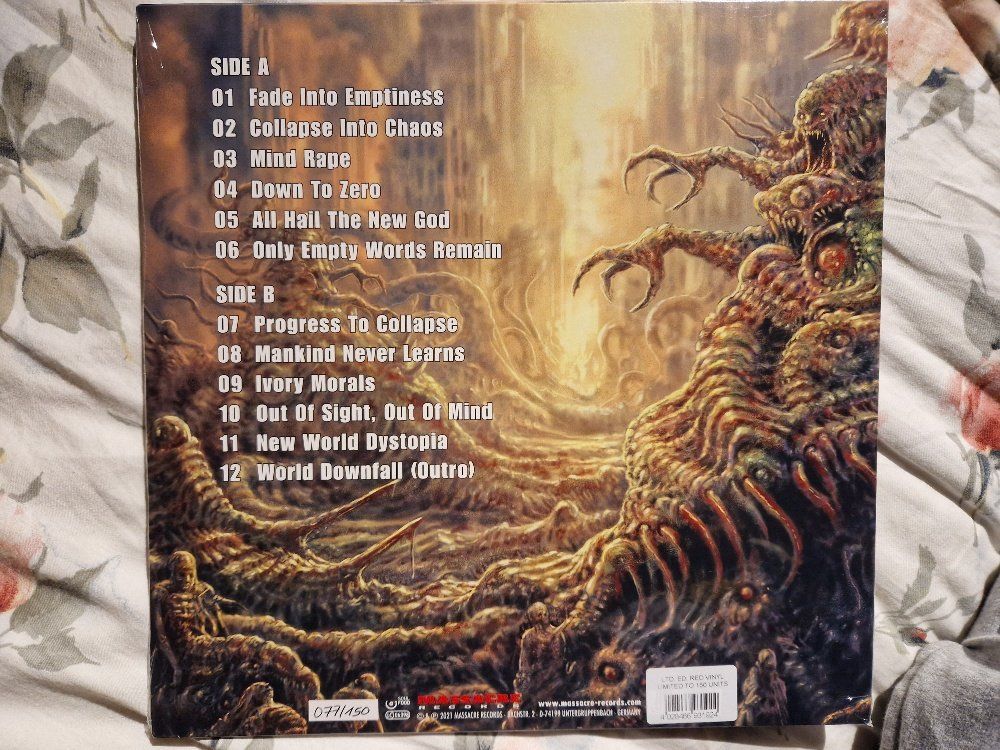 Dischi in vinile: Requiem: Collapse Into Chaos Red Vinyl - Nr. 77/150 – Nuovo e nell'imballaggio originale da Brittnau venduto da Zibu 1