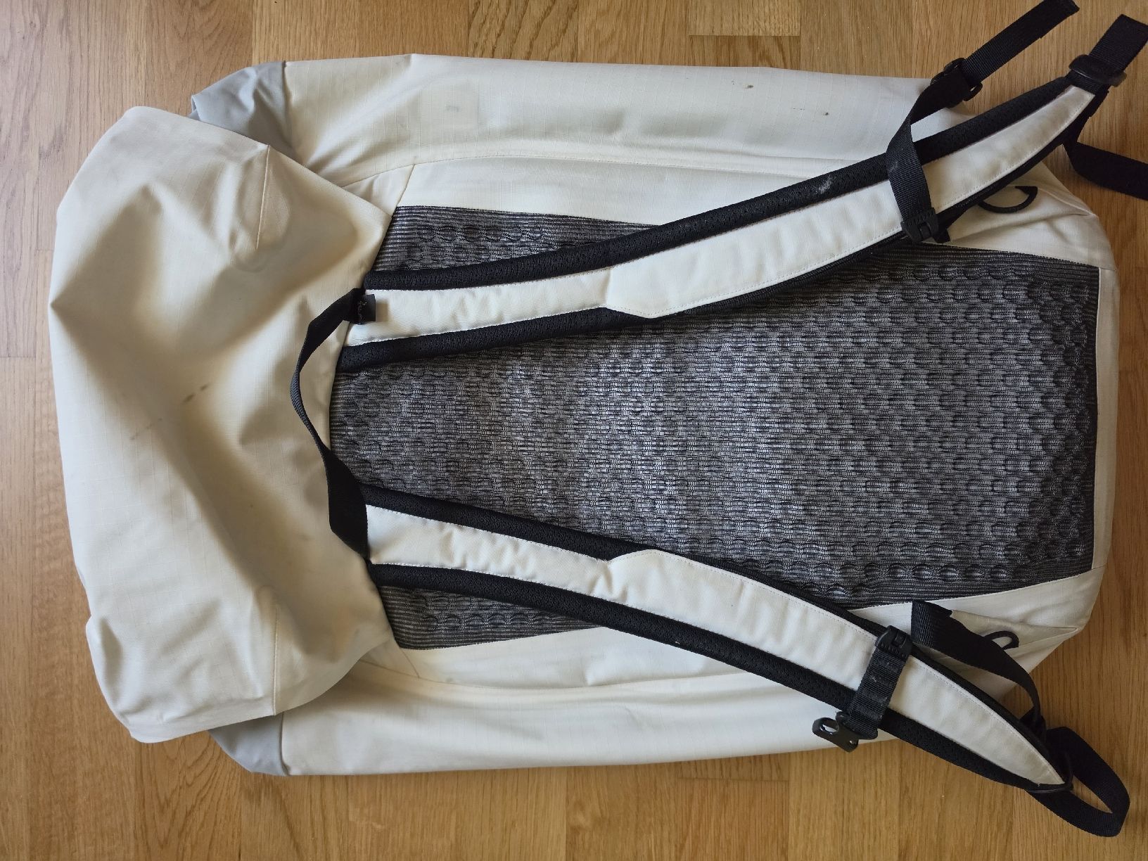 Arcteryx Zaini: Arcteryx Granville 25 weiss gebraucht – Usato da Frauenfeld venduto da Futewo19 2