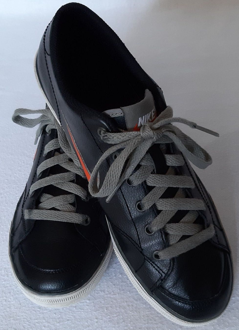 Nike Damenschuhe: NIKE Capri Lace Damen Schwarz Gr.38 – Gebraucht aus Seuzach von VT-Collections2 1