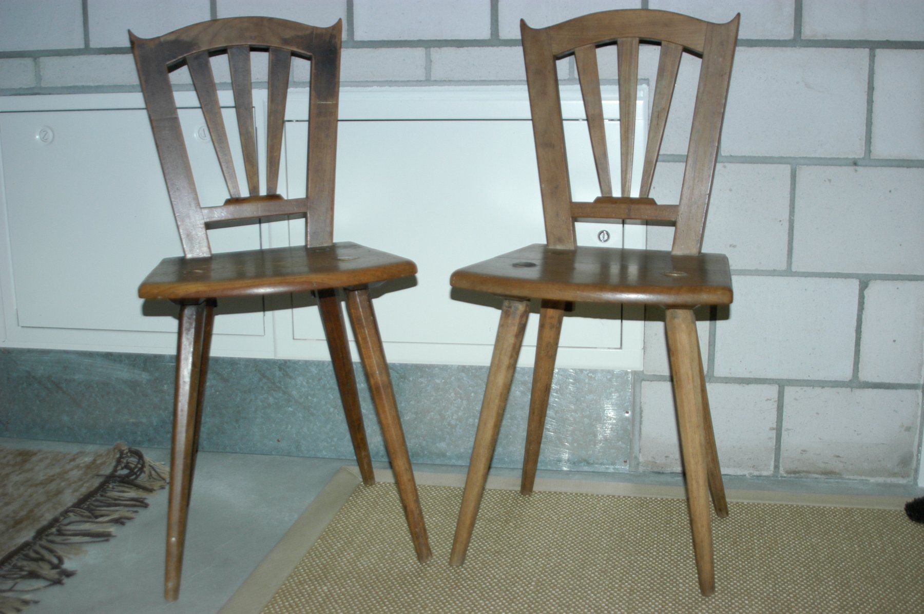 Chaises: Stabellen Nussbaum – D'occasion à Rüedisbach par Casimir22