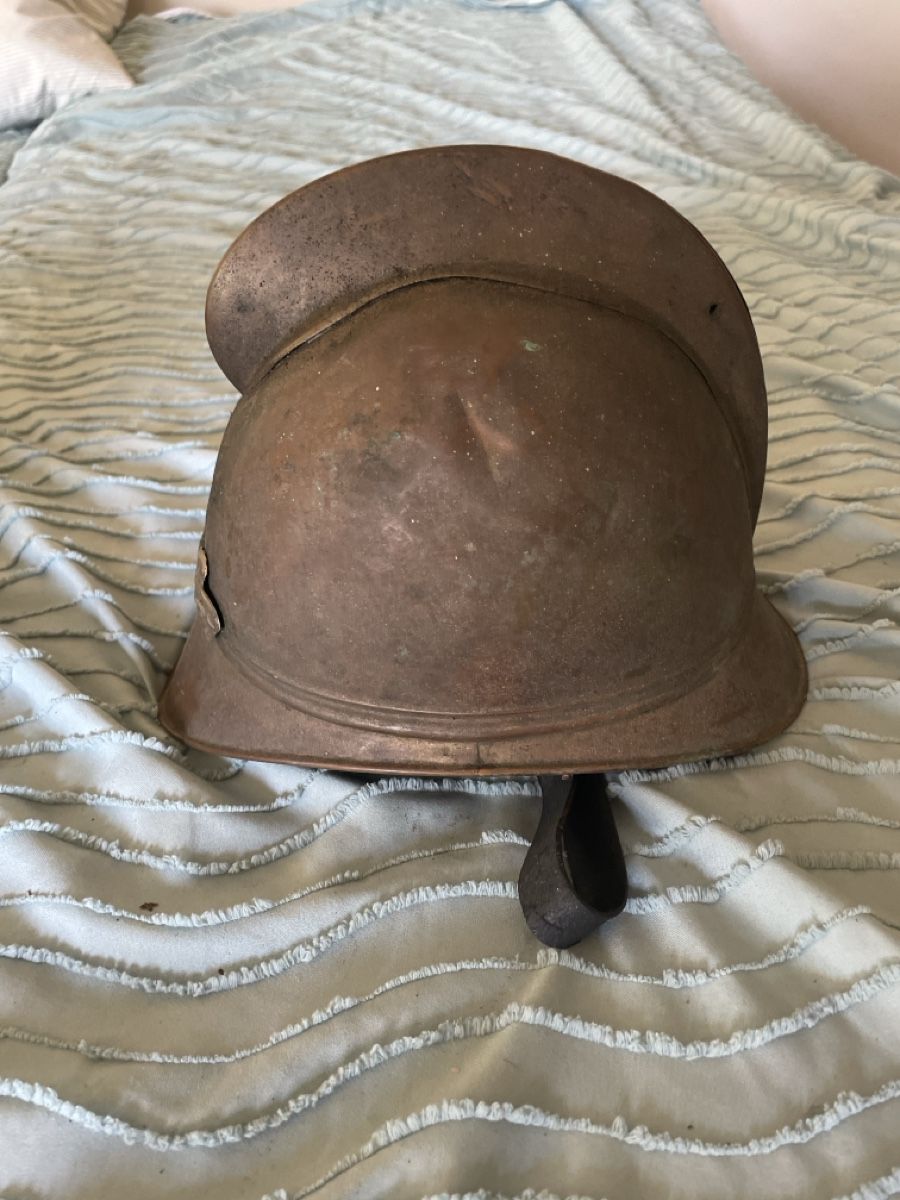 Vêtements anciens: Casque pompier ancien Avully eu cuivre  – D'occasion à Meyrin par jul_km5p 3