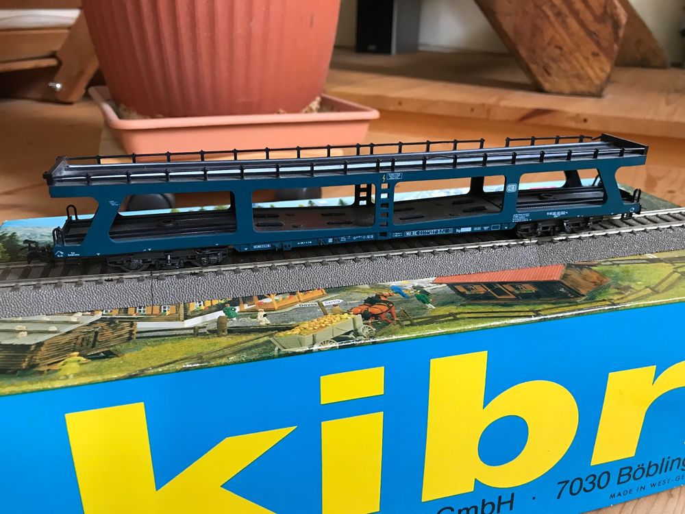 PER477) Märklin 4233 H0 AC Autotransportwagen der DB mit 8 PKW, OVP