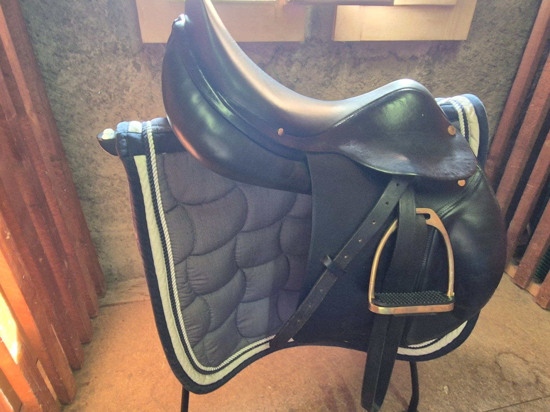 Sattel & Sattelzubehör: Reitsattel, La Belle – Gebraucht aus Thun von looking-4 4
