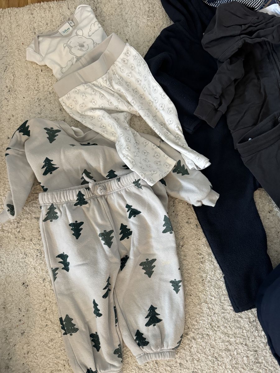 H&M Lotti di vestiti: Babykleider inkl. Sets Gr.68 – Usato da Flawil venduto da pir_x7ff 3