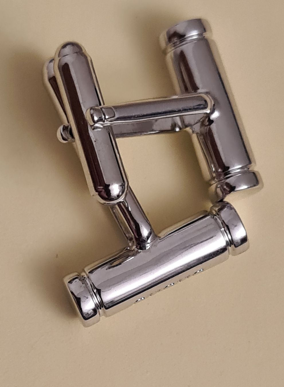 Gemelli: Carolina Herrera Cufflinks, Silver – Usato da Wallisellen venduto da Duranduran 1