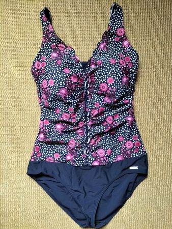 💜 Lascana Badeanzug Gr. 42C Badekleid mit Blumenmuster