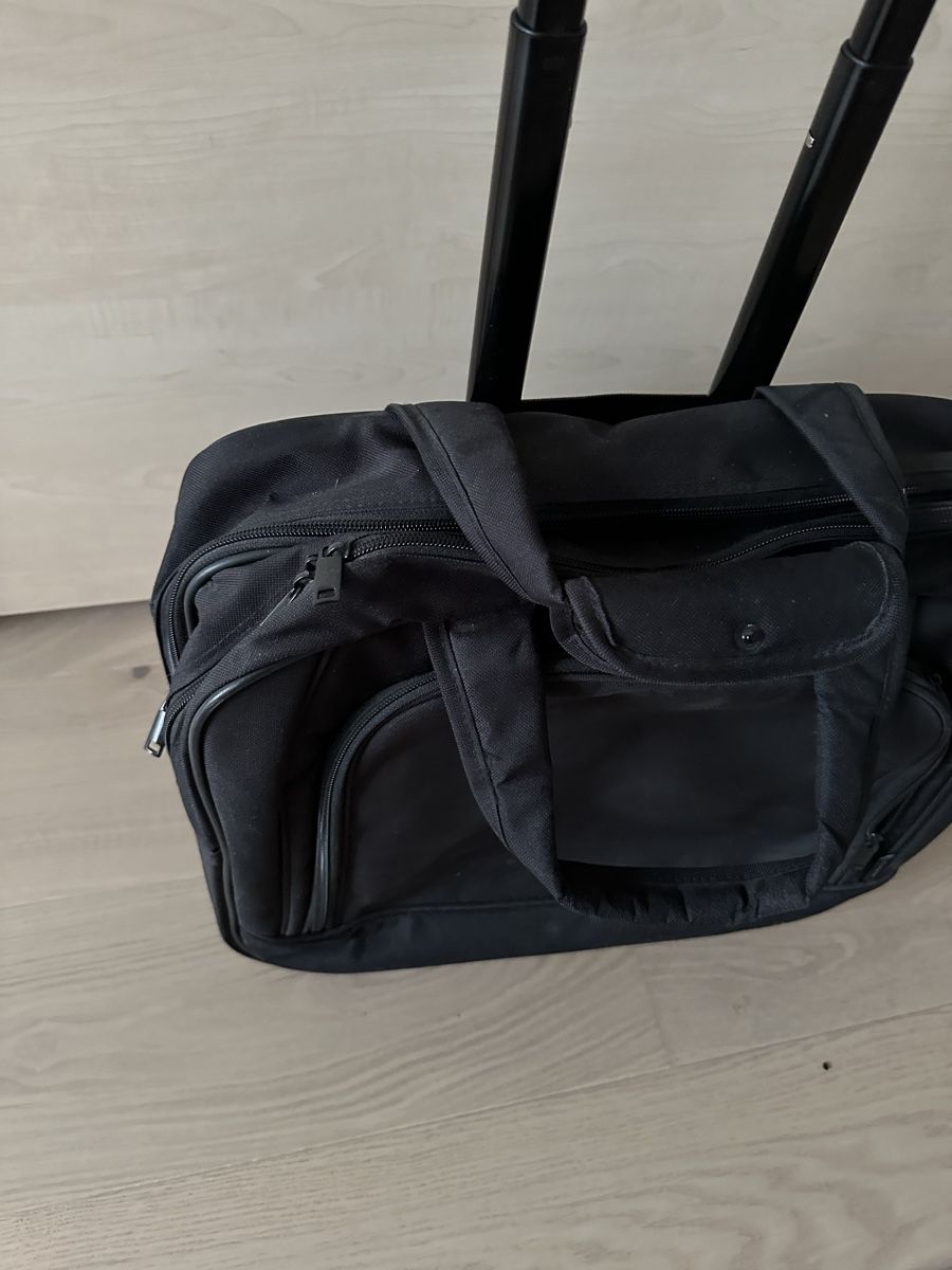 Valigie: Notebook Koffer mit Rollen – Usato da Rüfenacht BE venduto da NE_ 1
