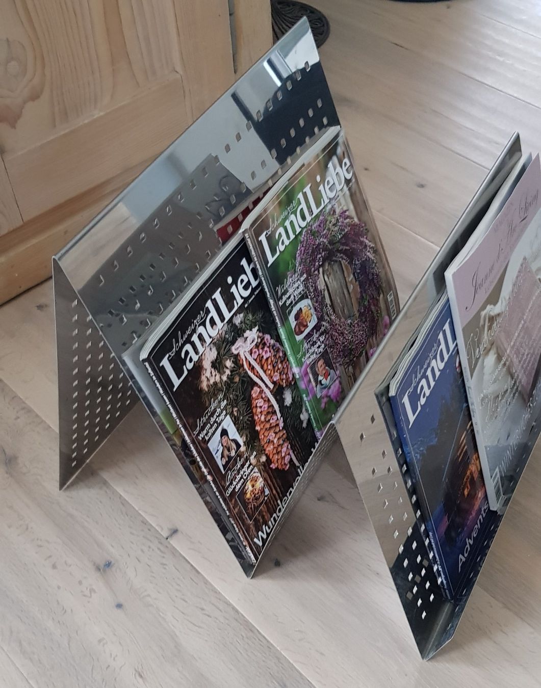 Altro per la casa: Moderner Zeitungsständer – Usato da Gerolfingen venduto da Quinelisabeth 1