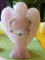Hochwertiges Handgefertigtes Peridotarmband mit Amethyst