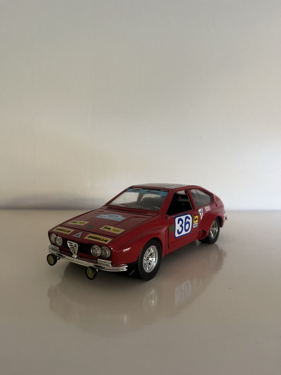 Bburago Modellini d'auto: Alfa Romeo GTV Bburago 1/24 – Usato da Wabern venduto da Housi78 1
