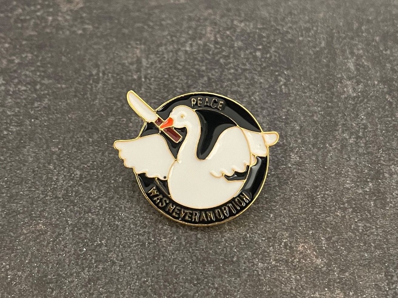 Plaketten & Abzeichen: Peace was never a option Pin – Gebraucht aus Biel/Bienne von bas_c8yf
