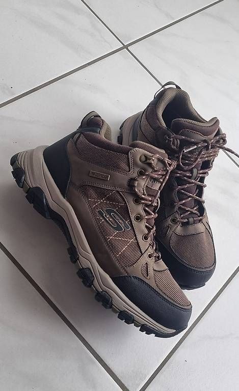 Skechers Chaussures hommes: Wanderschuhe - Grösse 44 - NEU – Neuf avec emballage d'origine à Emmetten par Tom-Wonne