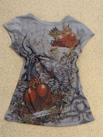 T-shirt femme imprimé coeur flammes taille M bon état