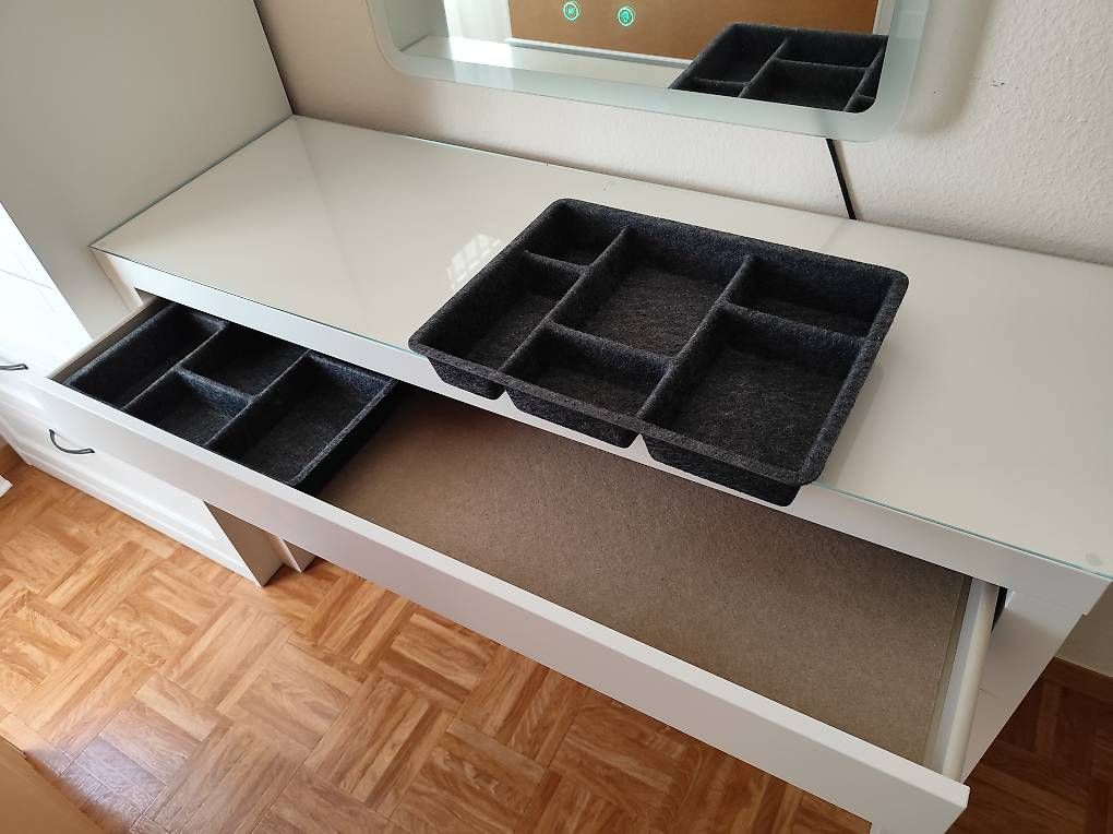 Ikea Tavoli da trucco: Schminktisch – Usato da Adliswil venduto da Tierre1