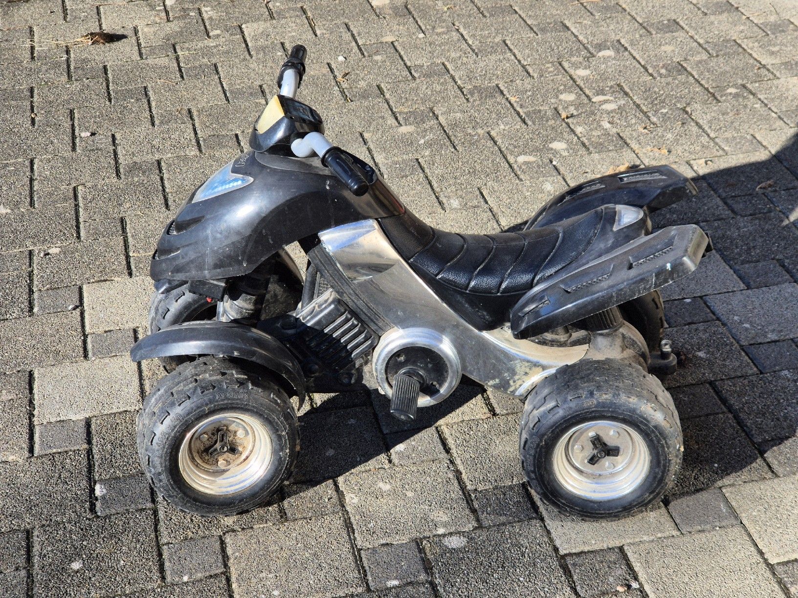 Véhicules pour enfants: Smoby Kinder Quad schwarz gebraucht – Défectueux à Hottwil par sym_fz9s 2