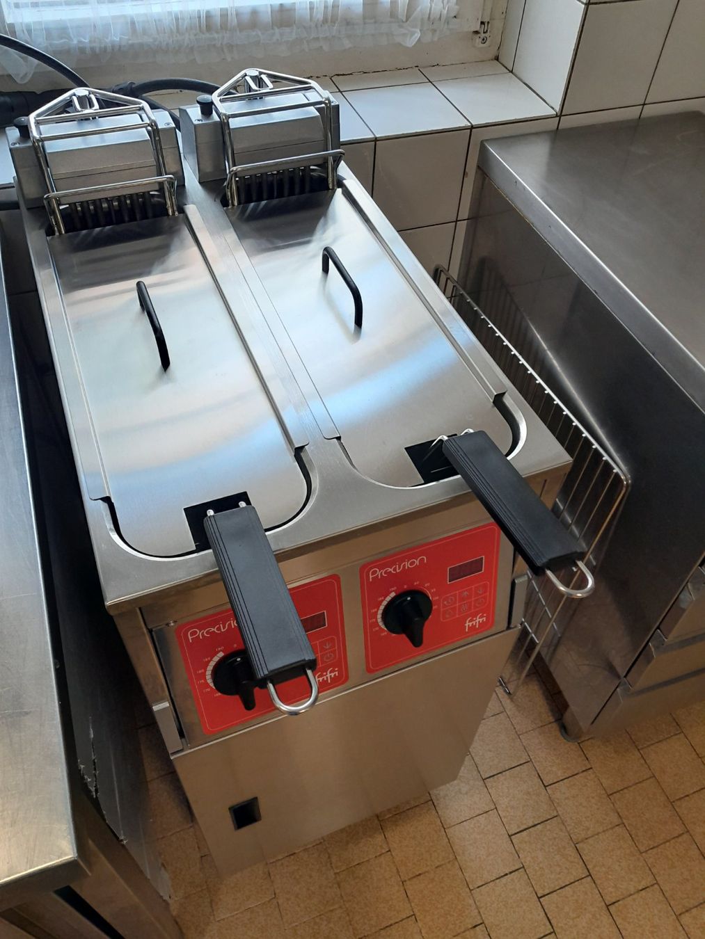 Frifri Elettrodomestici da cucina: FriFri Precision 422 Standfritteuse – Nuovo (secondo la descrizione) da Appenzell venduto da adlerhotel 2