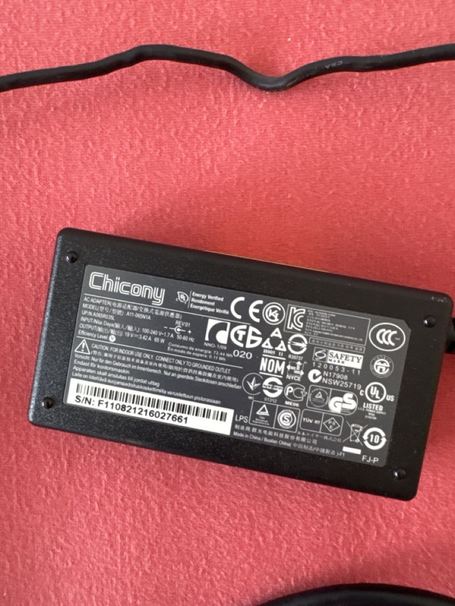 Portables: Packard Bell Notebook mit Zubehör – D'occasion à Horgen par CS75 2