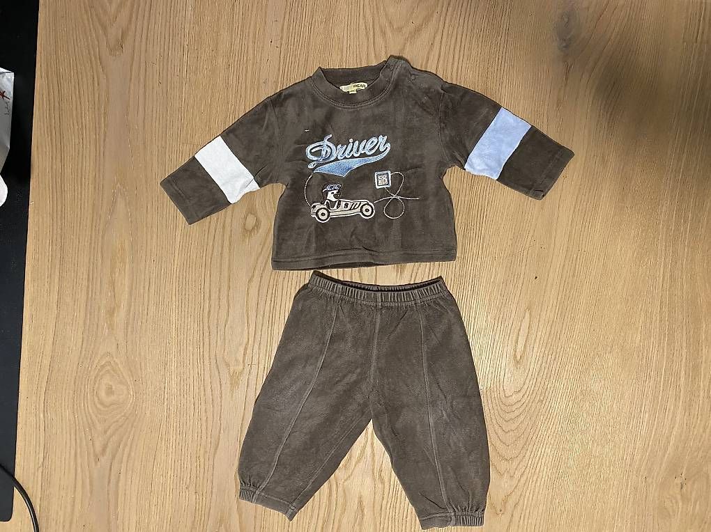 Lotti & Set di vestiti: Trainer Baby wear Gr. 74 – Usato da Kriens venduto da tananuschka13