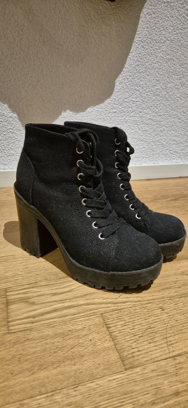 Scarpe da donna: Schuhe Gr. 36 – Usato da Altstätten SG venduto da Akitoichiro