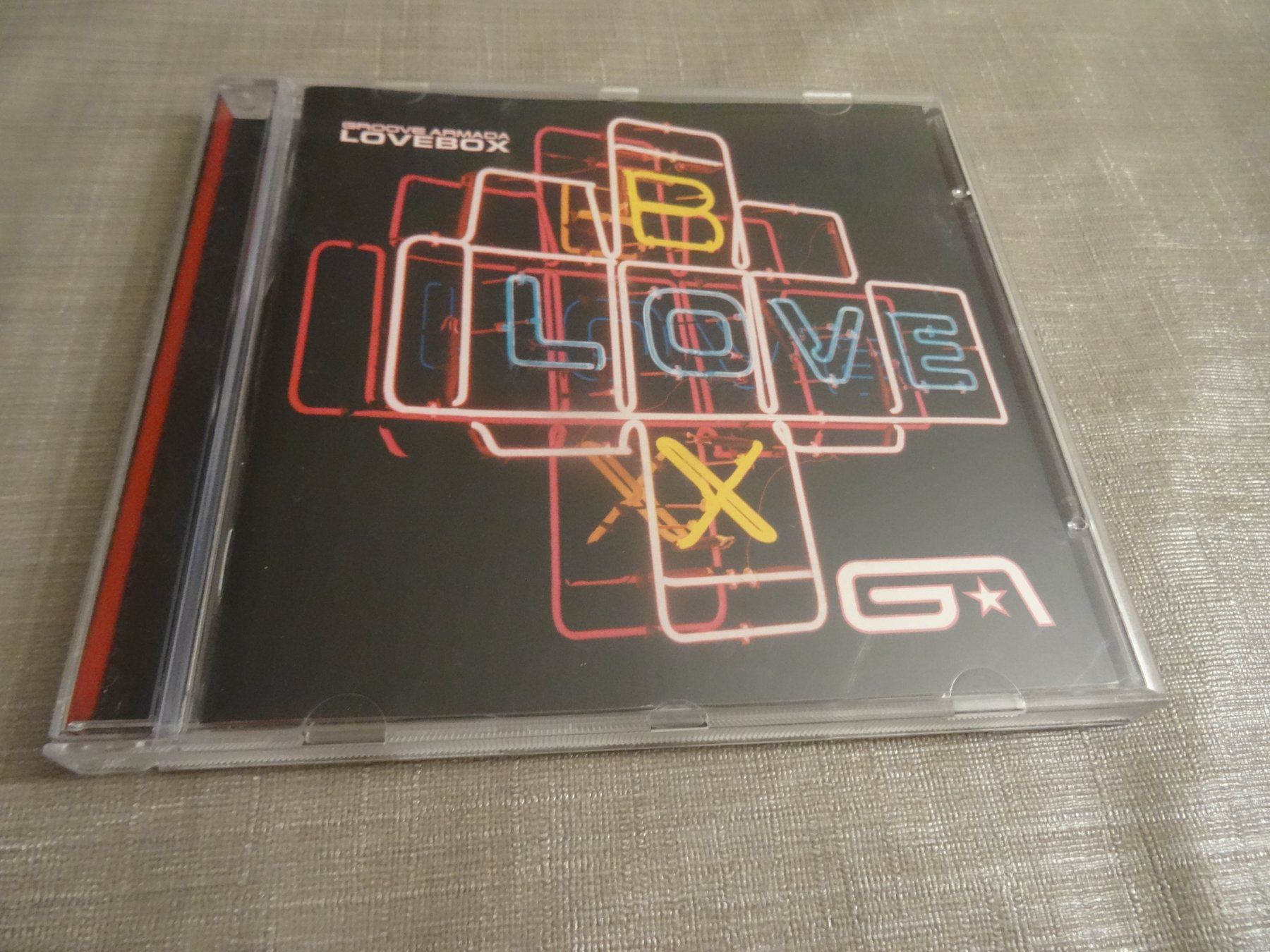 CD: Groove Armada - Lovebox CD – Usato da Olten venduto da Disc-Ausverkauf