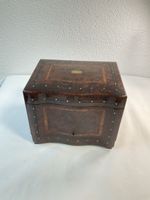 Magnifique ancienne cave à liqueur avec marquèterie 