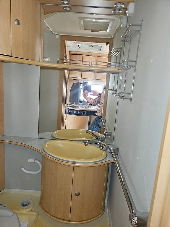 Camping Fahrzeuge: A vendre Dethleffs Camper avec toit de protection – Gebraucht aus Belmont-Yverdon von FloridaJeep 6