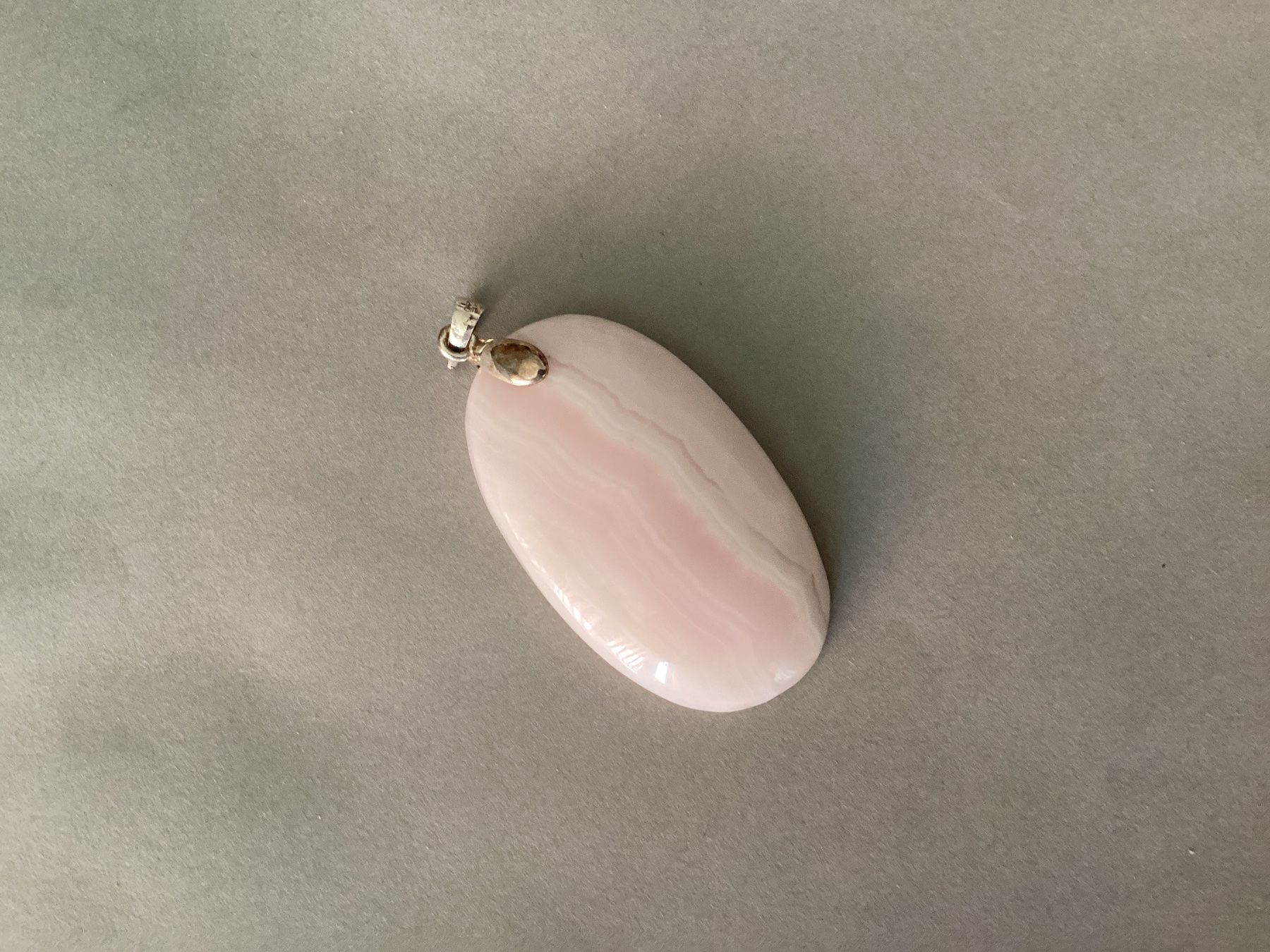 Ciondoli: Pendentif en manganocalcite – Usato da Pully venduto da claddagh