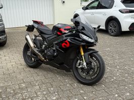Aprilia RSV4 Factory mit SC-Project SC1-R