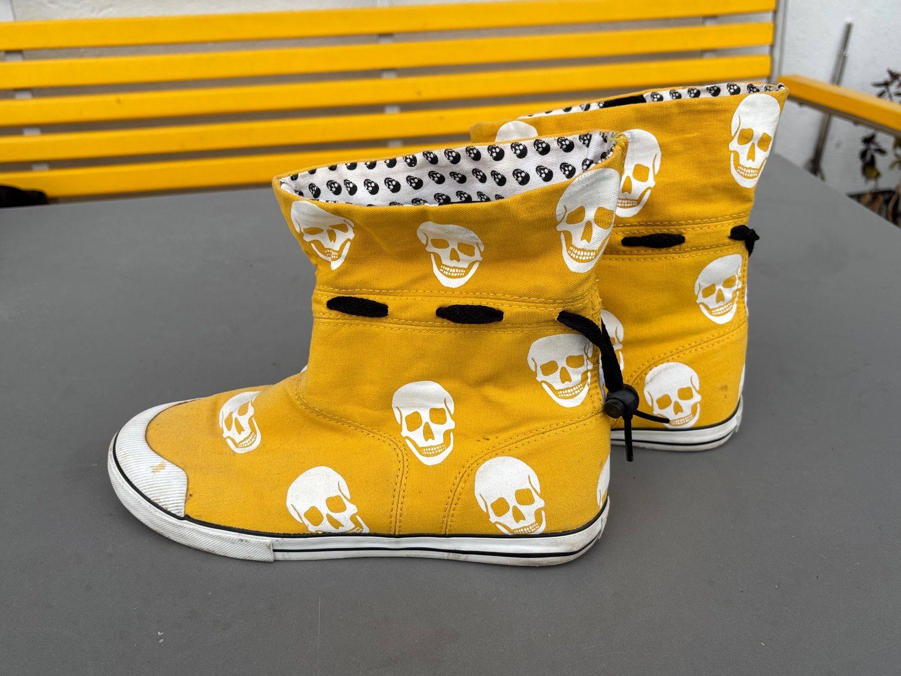 Vans Scarpe da donna: Gelbe Canvas VANS 38.5 – Usato da Bern venduto da lolapennt 1